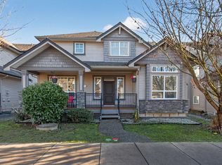 7032 195a St, Surrey, BC V4N 5Z2