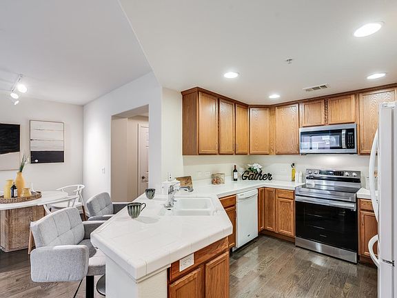 2nd image of 809 Auzerais Ave Unit 357