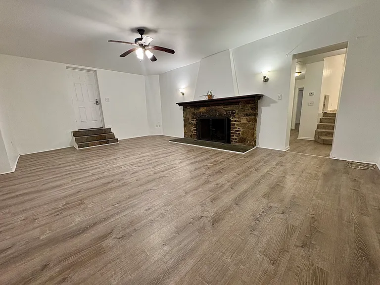 2 Hollowbrook Pl #1 — Photo 5