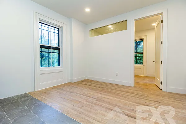 Rented by EXR | media 2