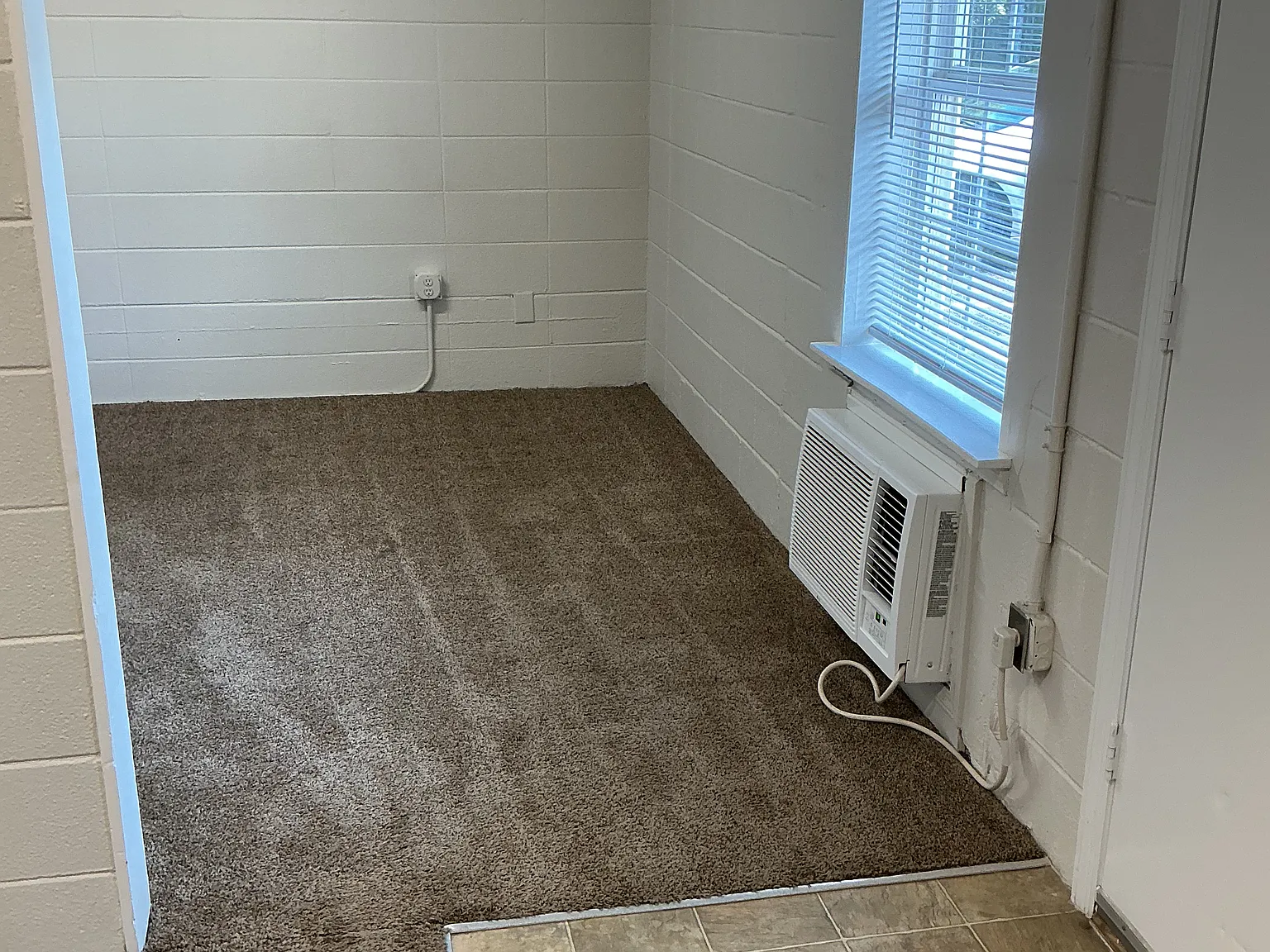 Studio, $1,018 — Photo 2