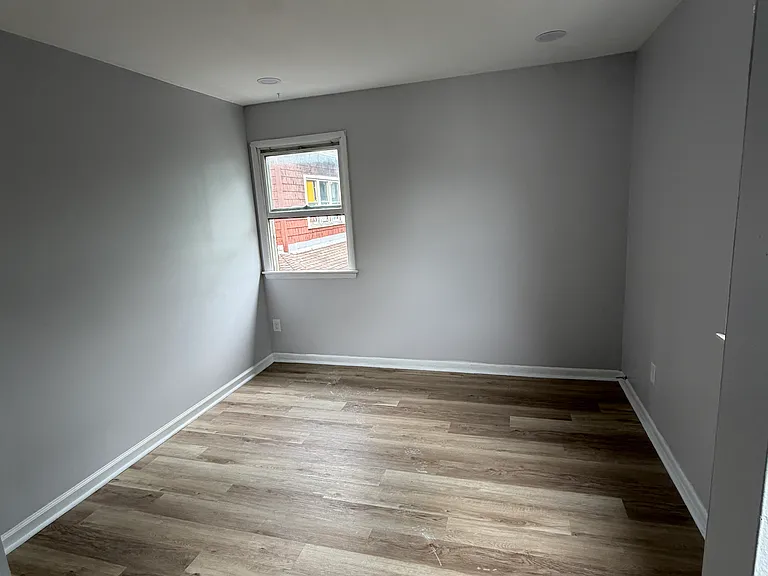 183 Delaware Ave #2R — Photo 4