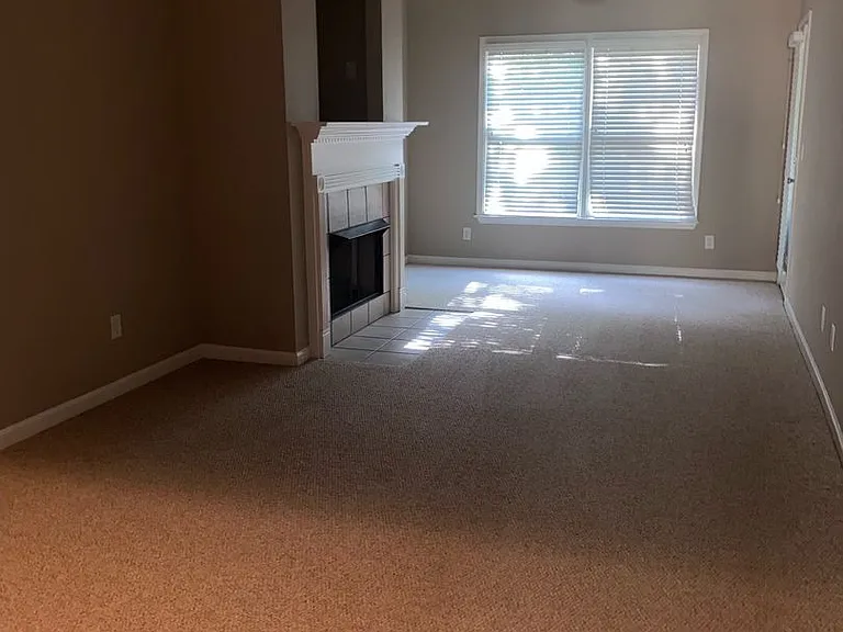 2526 Acton Park Ln — Photo 4