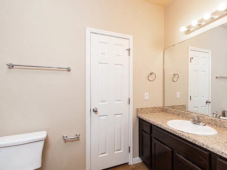 4403 Cambridge Dr #B — Photo 17