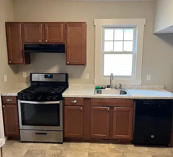 3 bed, 1232 sqft, $1,450 — Photo 3