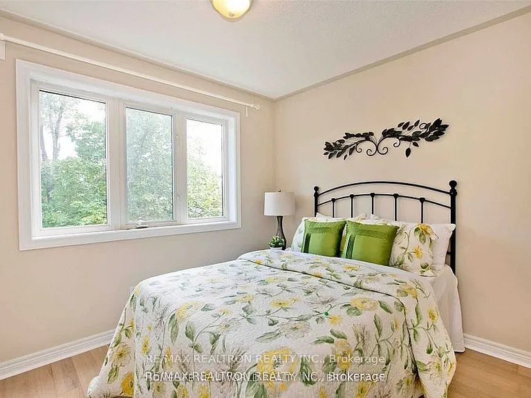 269 Finch Ave E — Photo 16