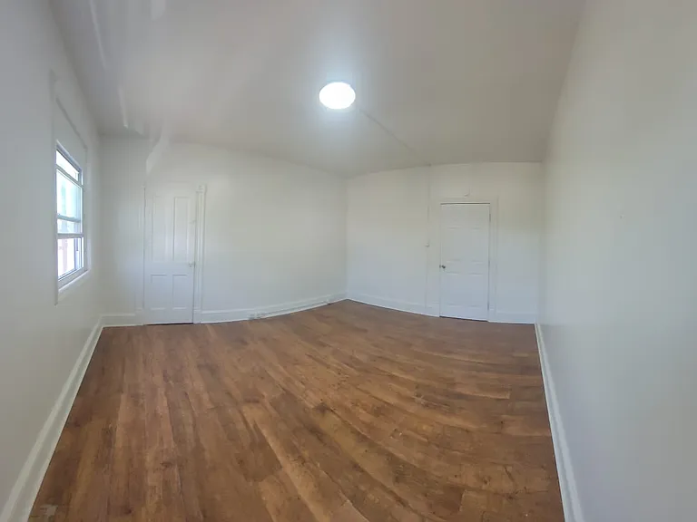 400 W Market St #3 — Photo 10
