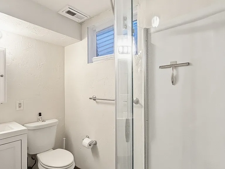 2405 W Elizabeth St — Photo 25
