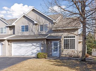 2633 Yellowstone Dr UNIT 17, Hastings, MN 55033