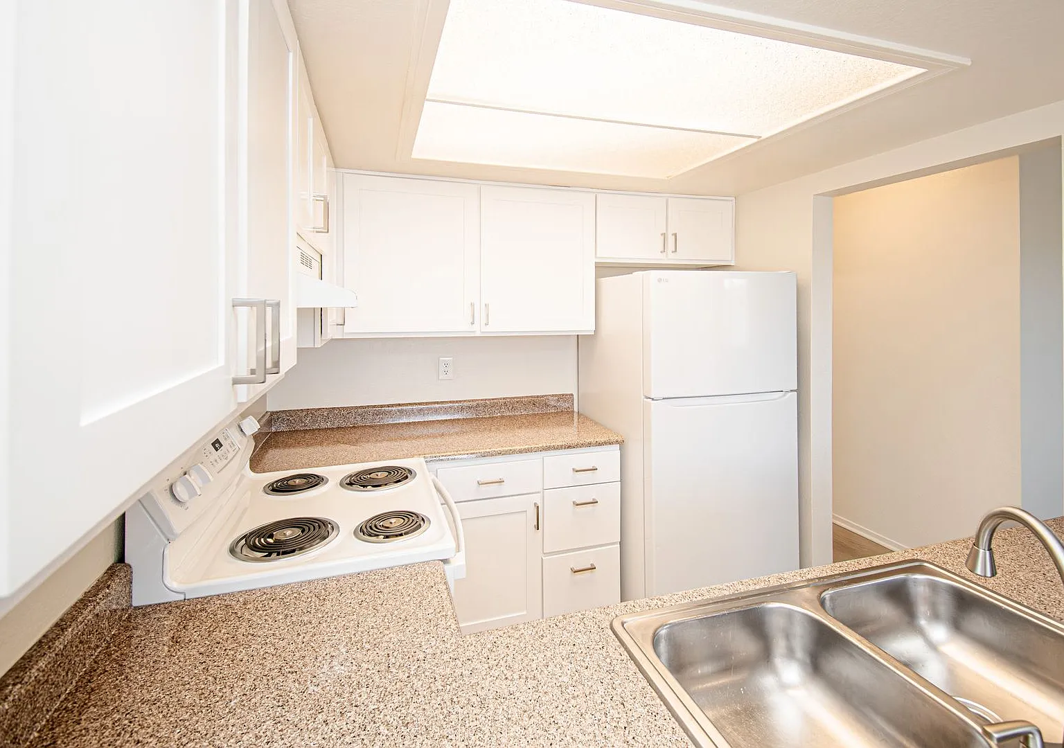 Georgia Avenue Apts — Photo 2