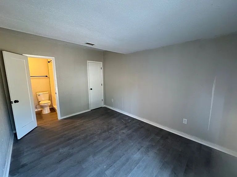 1749 S 22nd St — Photo 16