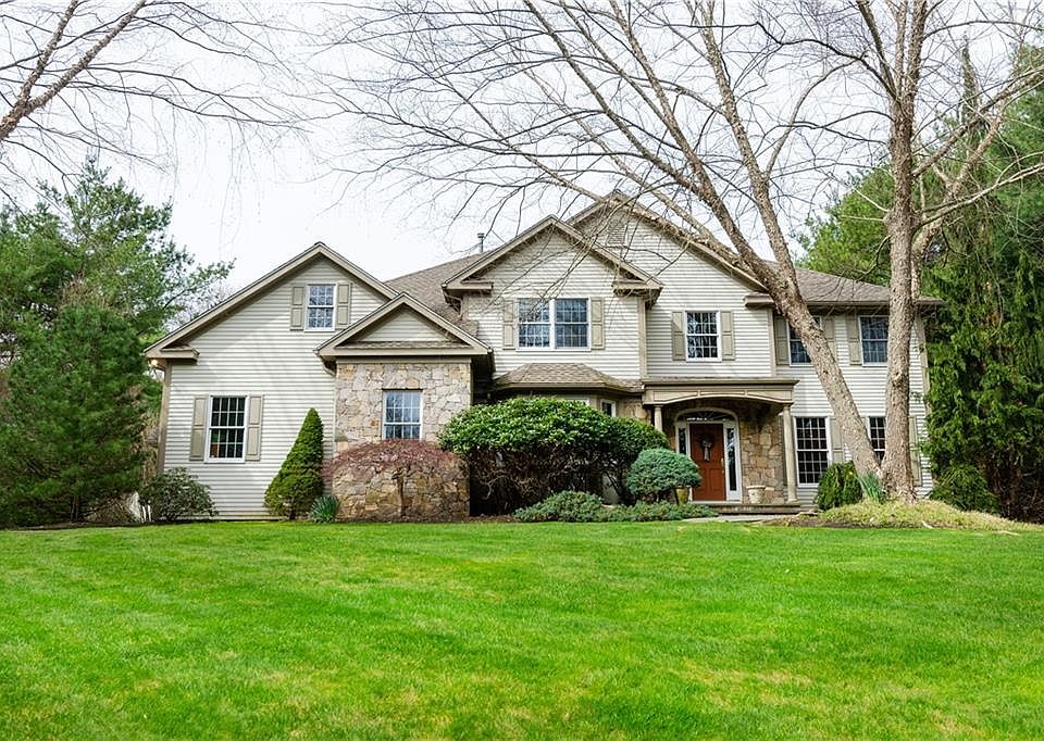 1st image of 40 Pheasant Dr