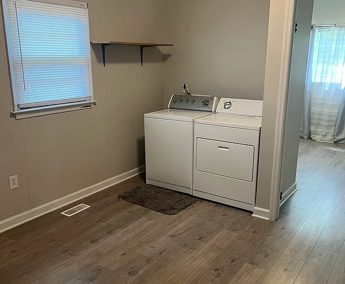 1028 Cleveland St — Photo 5
