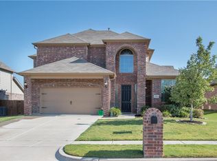 521 Sky View Ct, Burleson, TX 76028