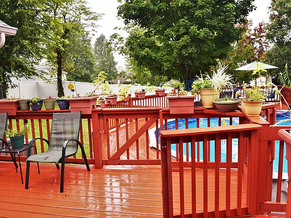 2nd image of 203 Cedarwood Ct