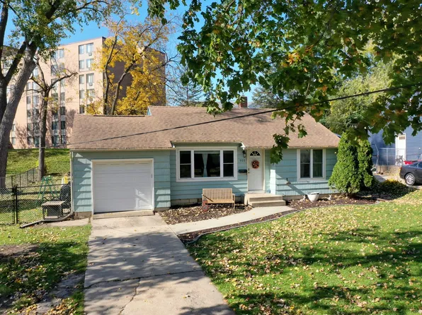 905 9th Ave NW, Rochester, MN 55901