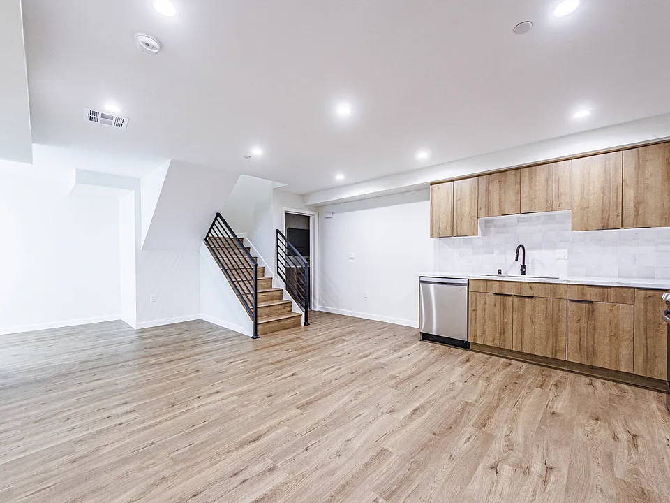 1857 Crenshaw Blvd #1859-3/4