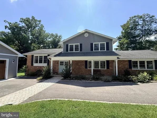 384 Eagle Hill Rd, Pasadena, MD 21122
