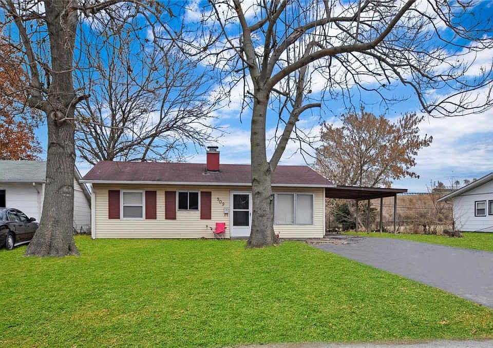 2nd image of 909 Saint William Dr