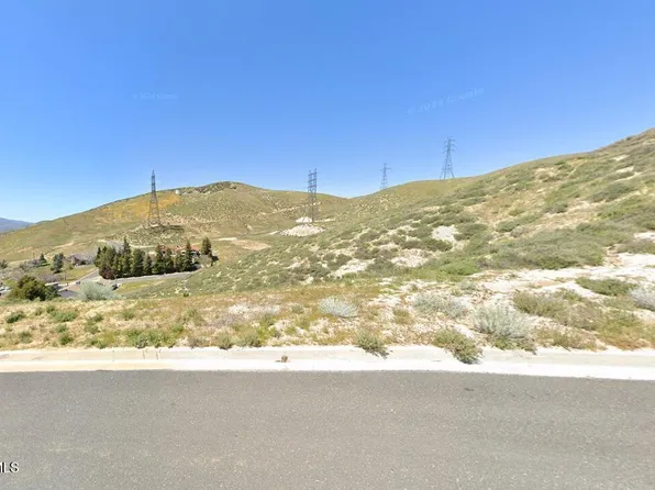 13245 Littlehorn Rd, Lake Hughes, CA 93532