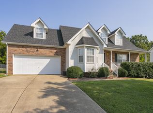 818 Chaney Woods Dr, La Vergne, TN 37086