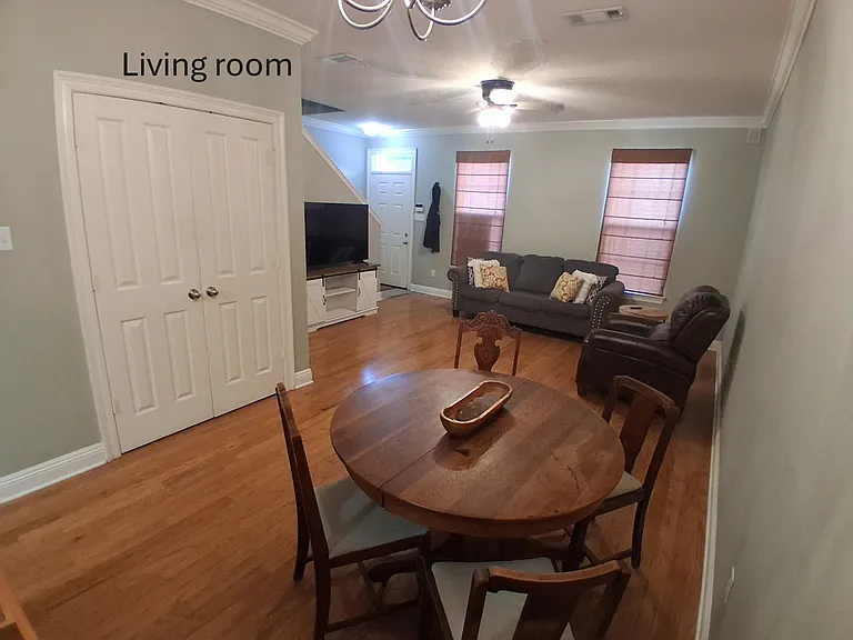 5203 Arlington Ct — Photo 6