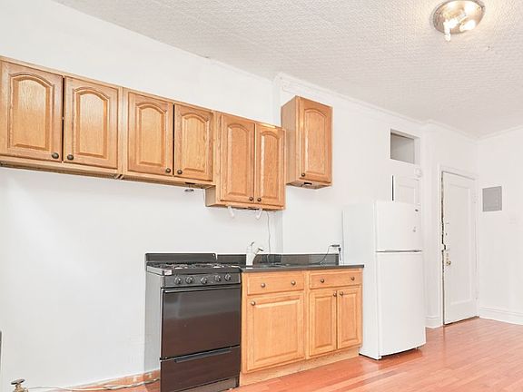 4th image of 430 E 66th St #13