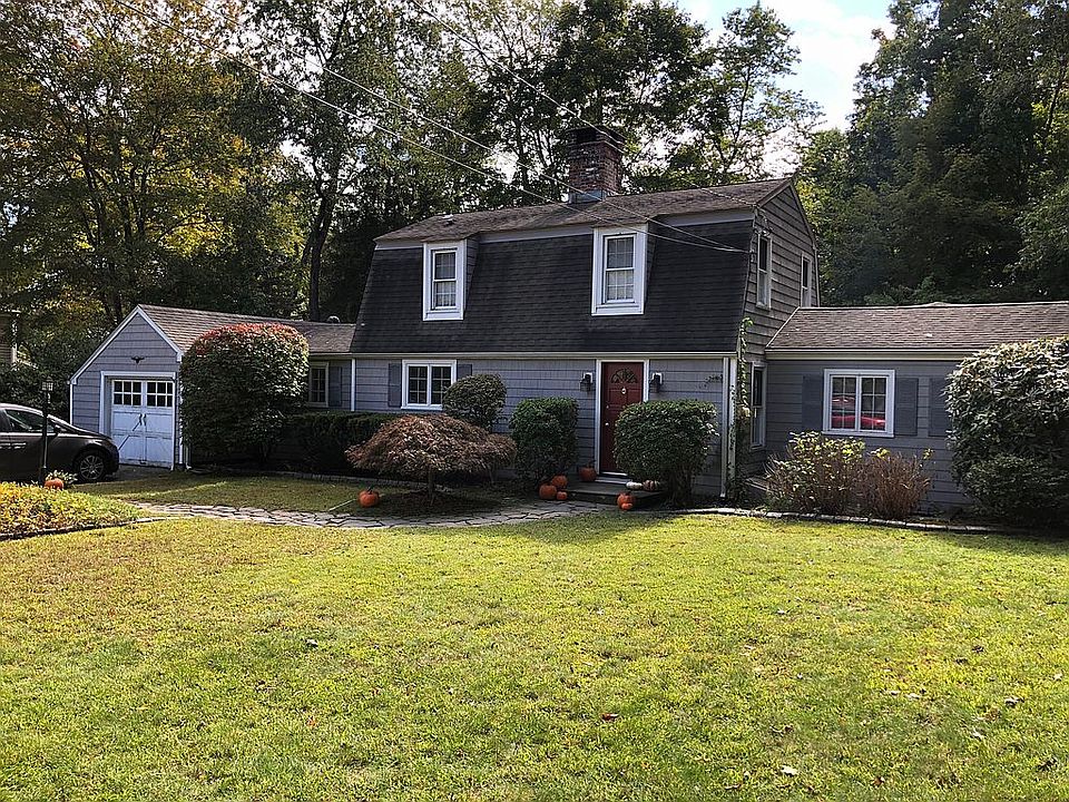 2nd image of 3 Noahs Ln