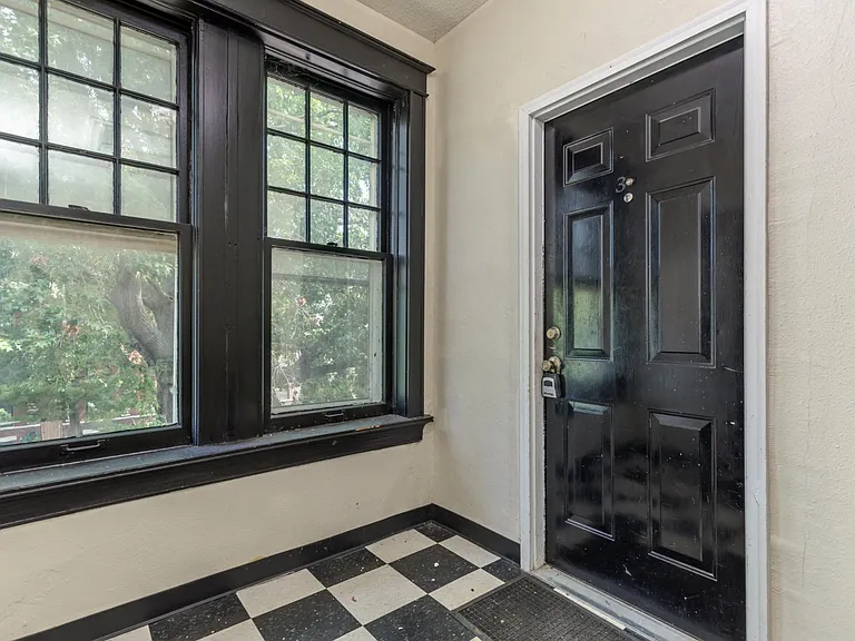 6042 Kingsbury Ave #3W — Photo 2