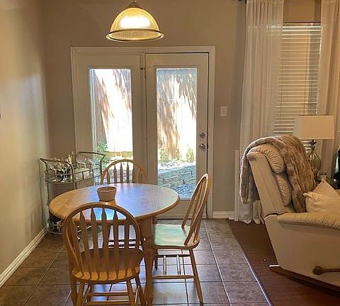 4th image of 504 Vienna Ct