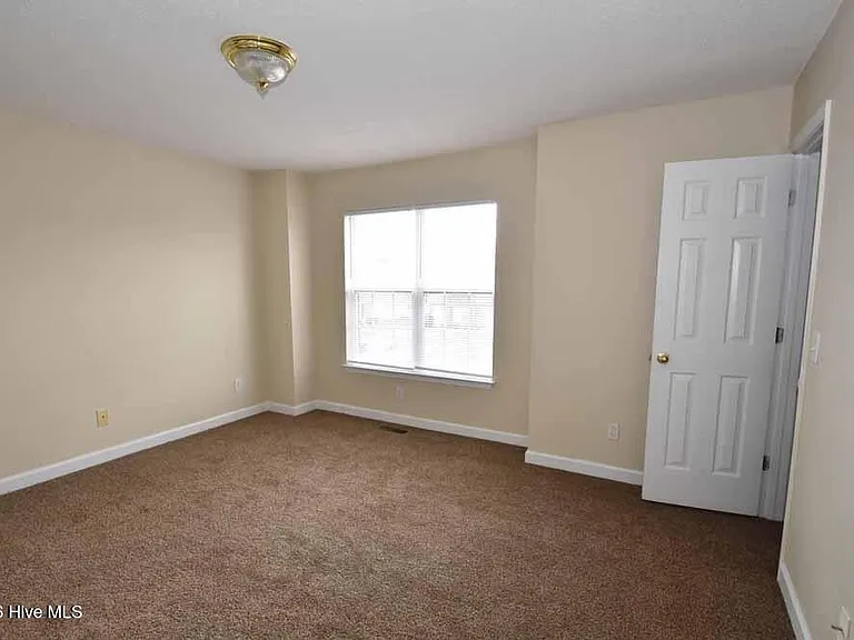 1231 Westridge Ct #A — Photo 8