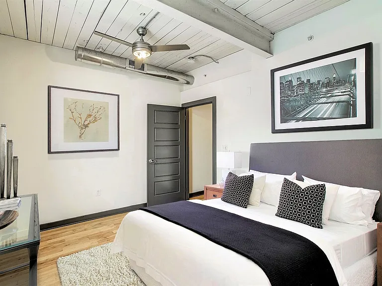 Perry Street Lofts — Photo 8