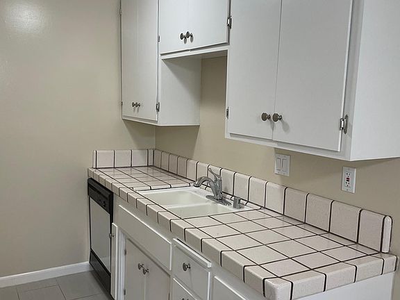5th image of 638 E Olive Ave APT 2