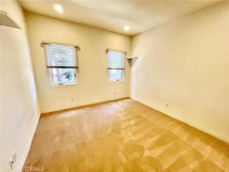 715 S Broadway #B — Photo 41