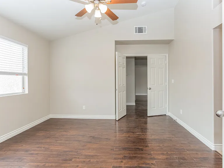 4565 Savin Cir — Photo 8