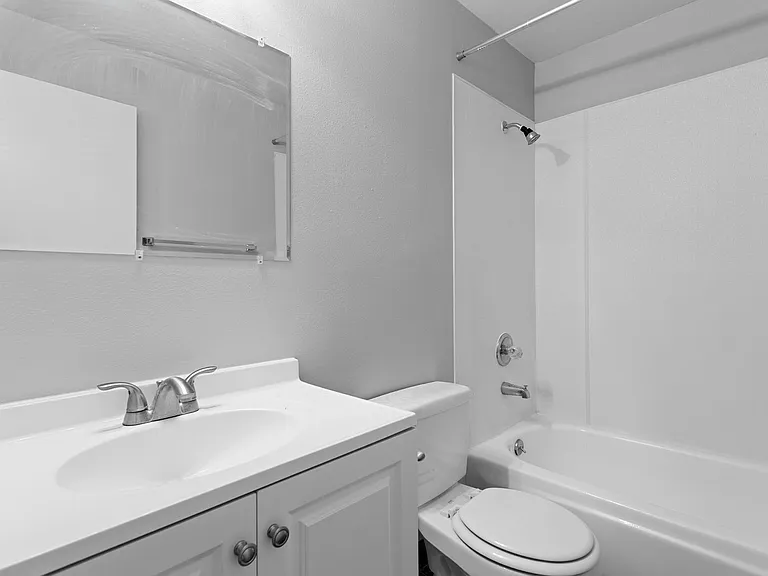 8332 SW 21st Ave — Photo 7