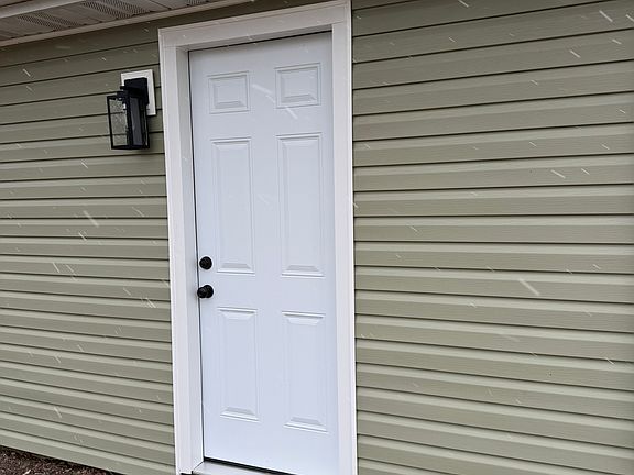 5th image of 61 Corman Ct