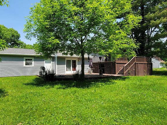 4th image of 1423 Finch Ln