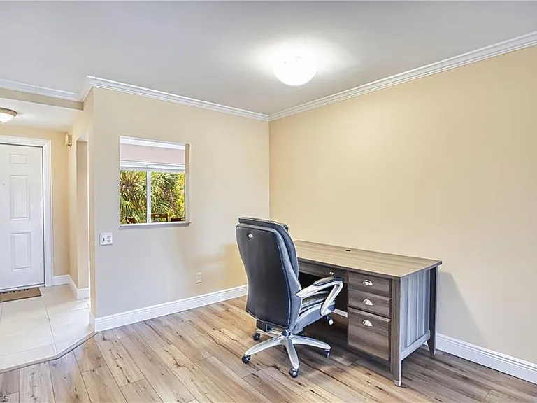 7402 Lake Breeze Dr #306 — Photo 9