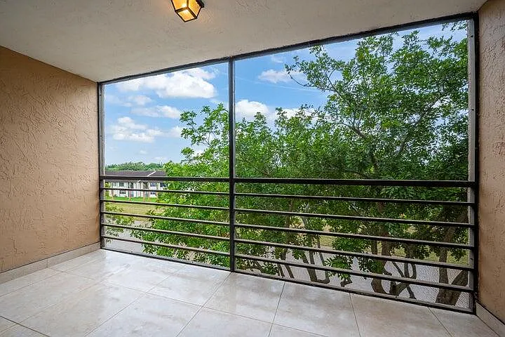 7770 Tahiti Ln #405 — Photo 9