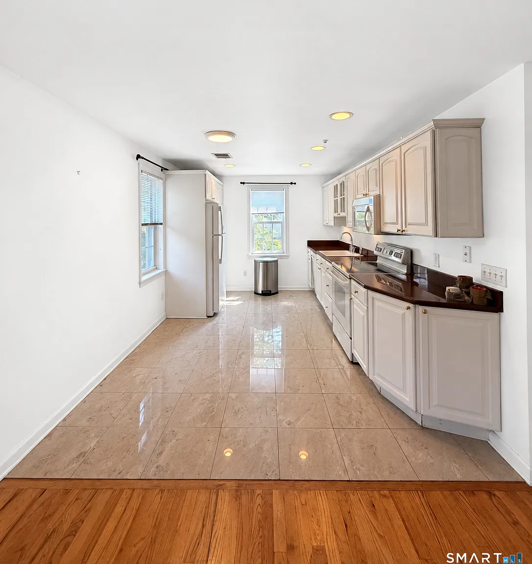3 bed, 1.0 bath, 1196 sqft, $3,750 — Photo 3