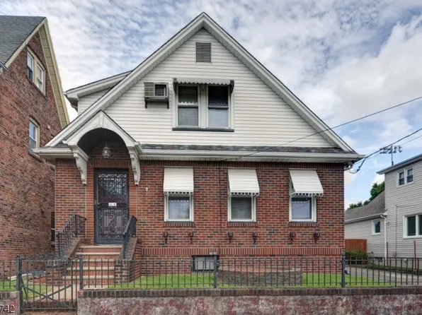 61 Alden St, Wallington Boro, NJ 07057