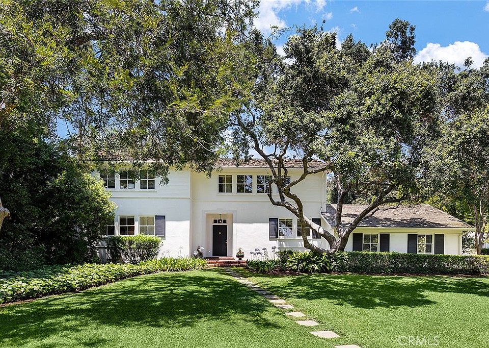 1st image of 5 Hacienda Dr