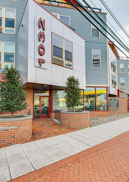 1032 Hope Street Apartments