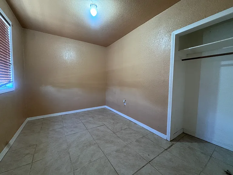 238 E Rice St — Photo 5