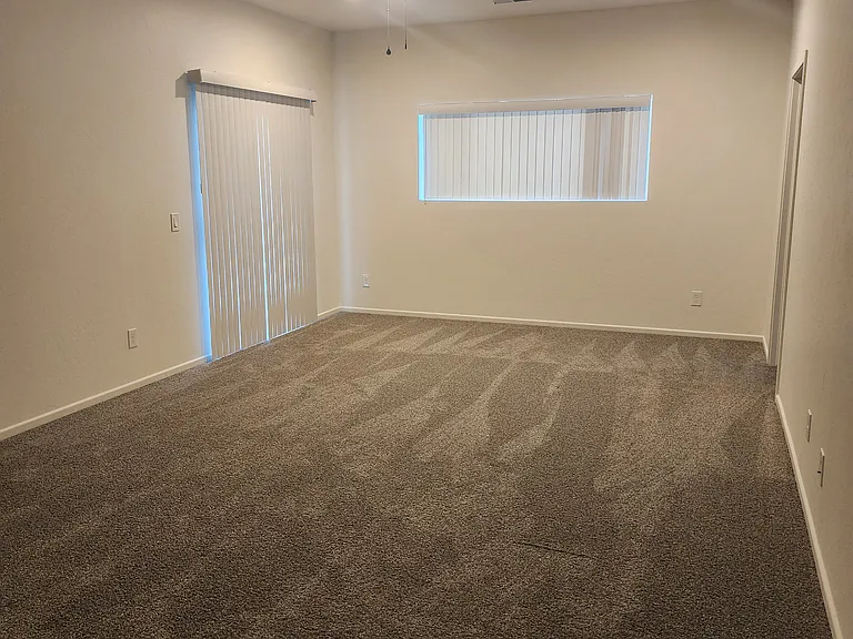 433 S Meadowood Ln — Photo 6