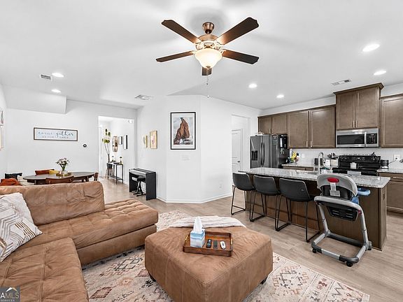 4th image of 5140 Madeline Pl