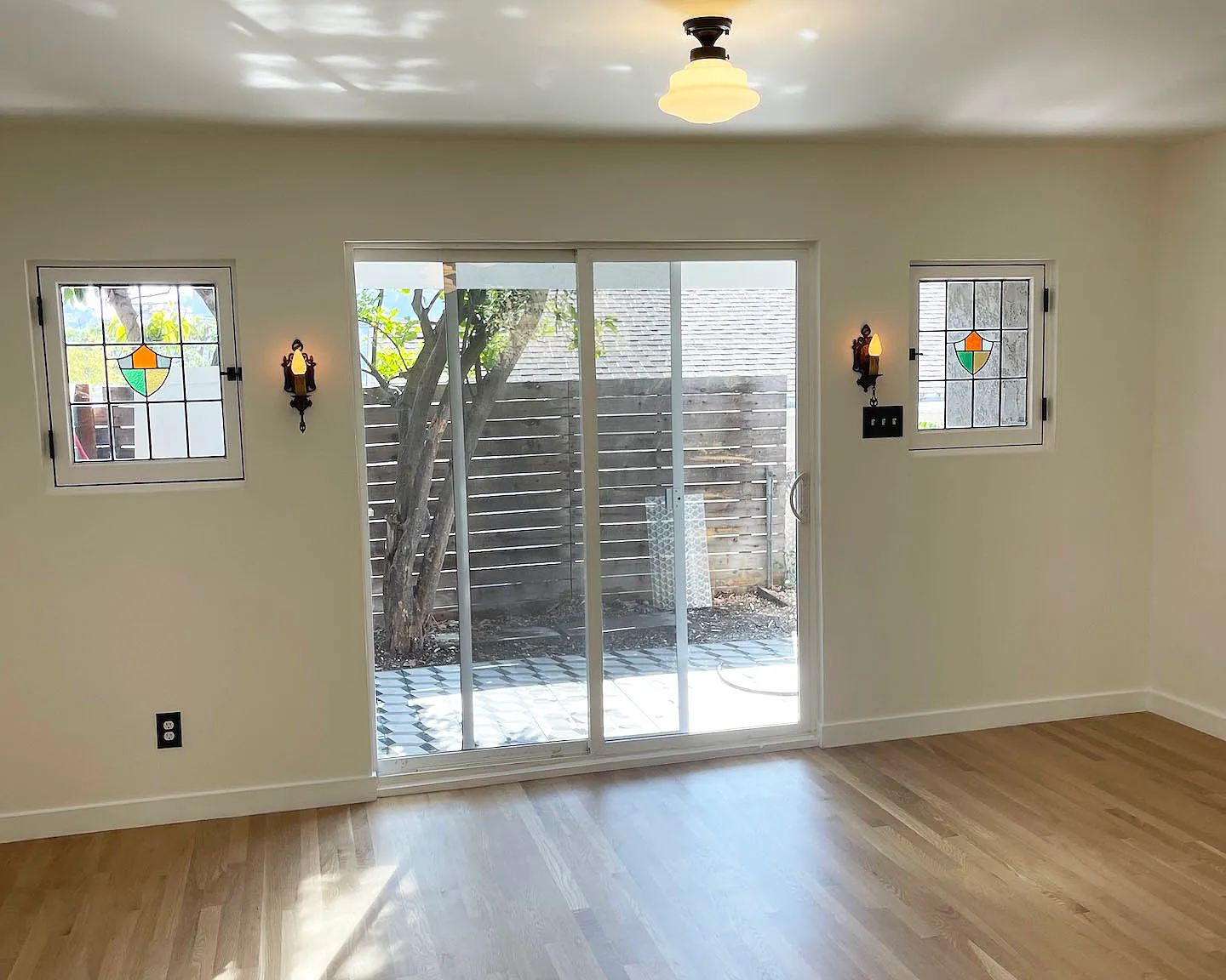 2 bed, 900 sqft, $4,600 — Photo 2