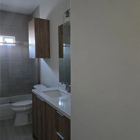 2912 E Israel Ave #D — Photo 8