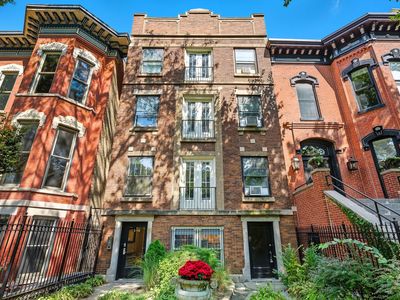 (Undisclosed Address), Chicago, IL, 60614